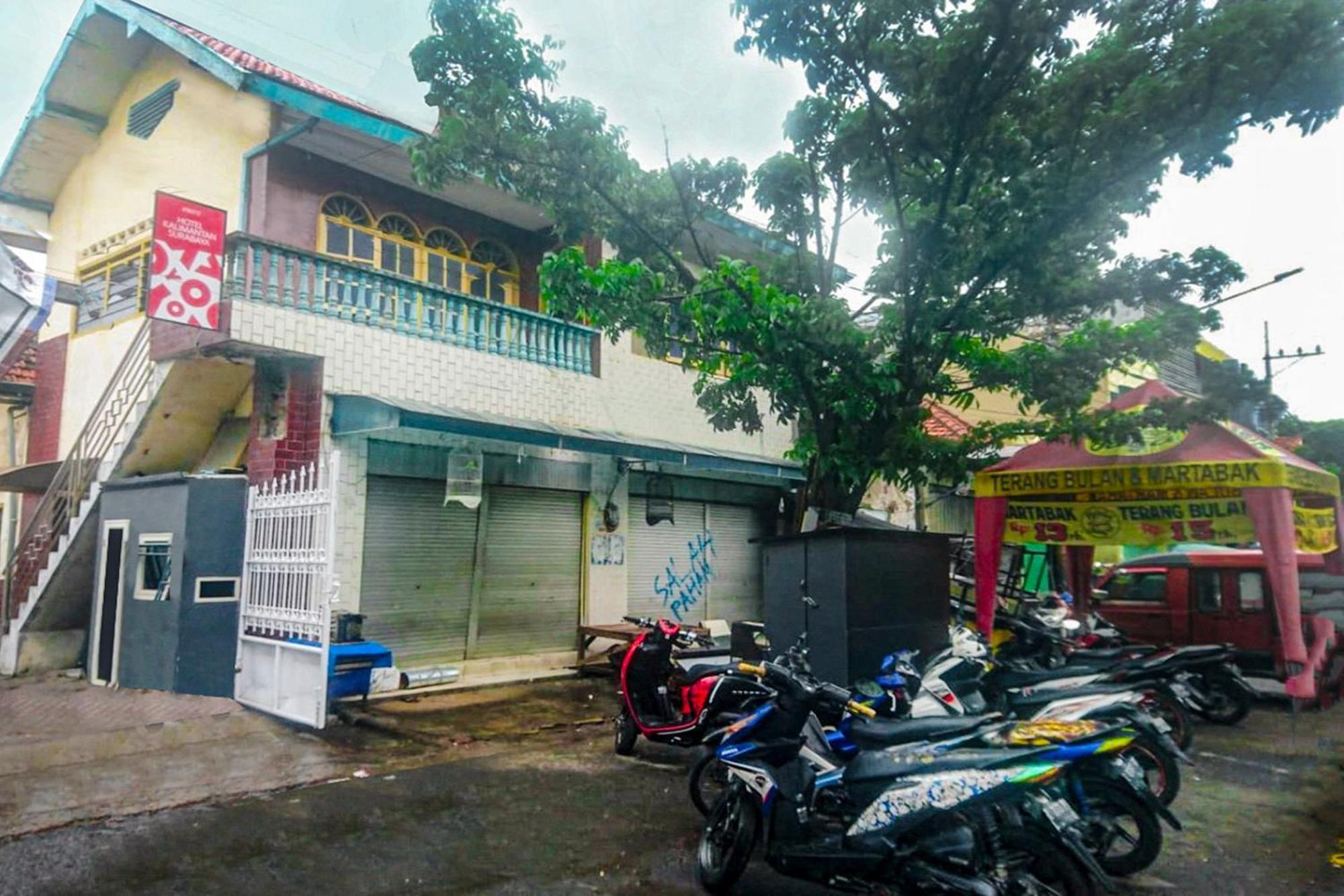 Hotel Kalimantan สุราบายา ภายนอก รูปภาพ